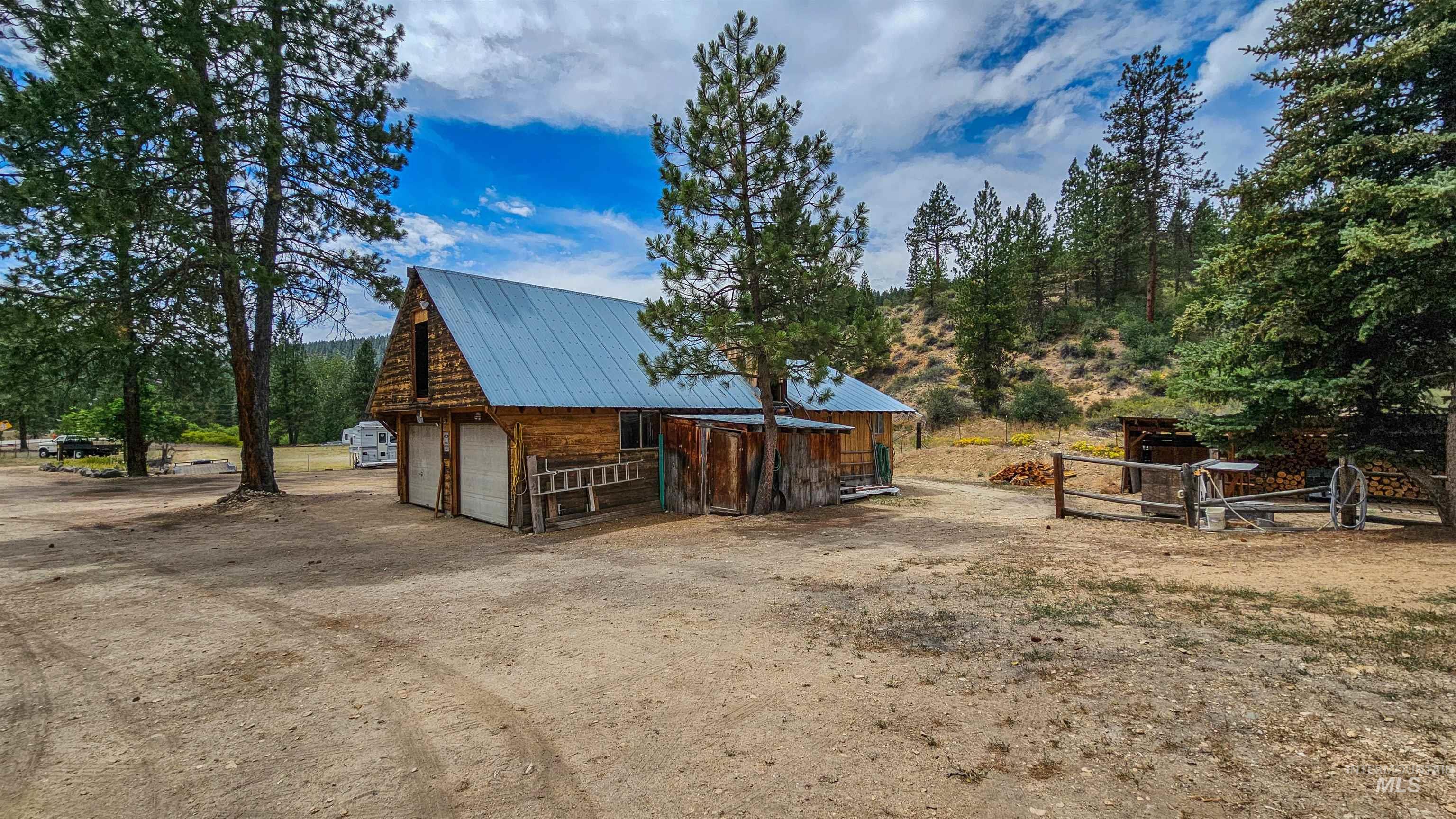 3382 Highway 21 Boise, ID 83716 - Photo 38 of 50 View of horse barn
