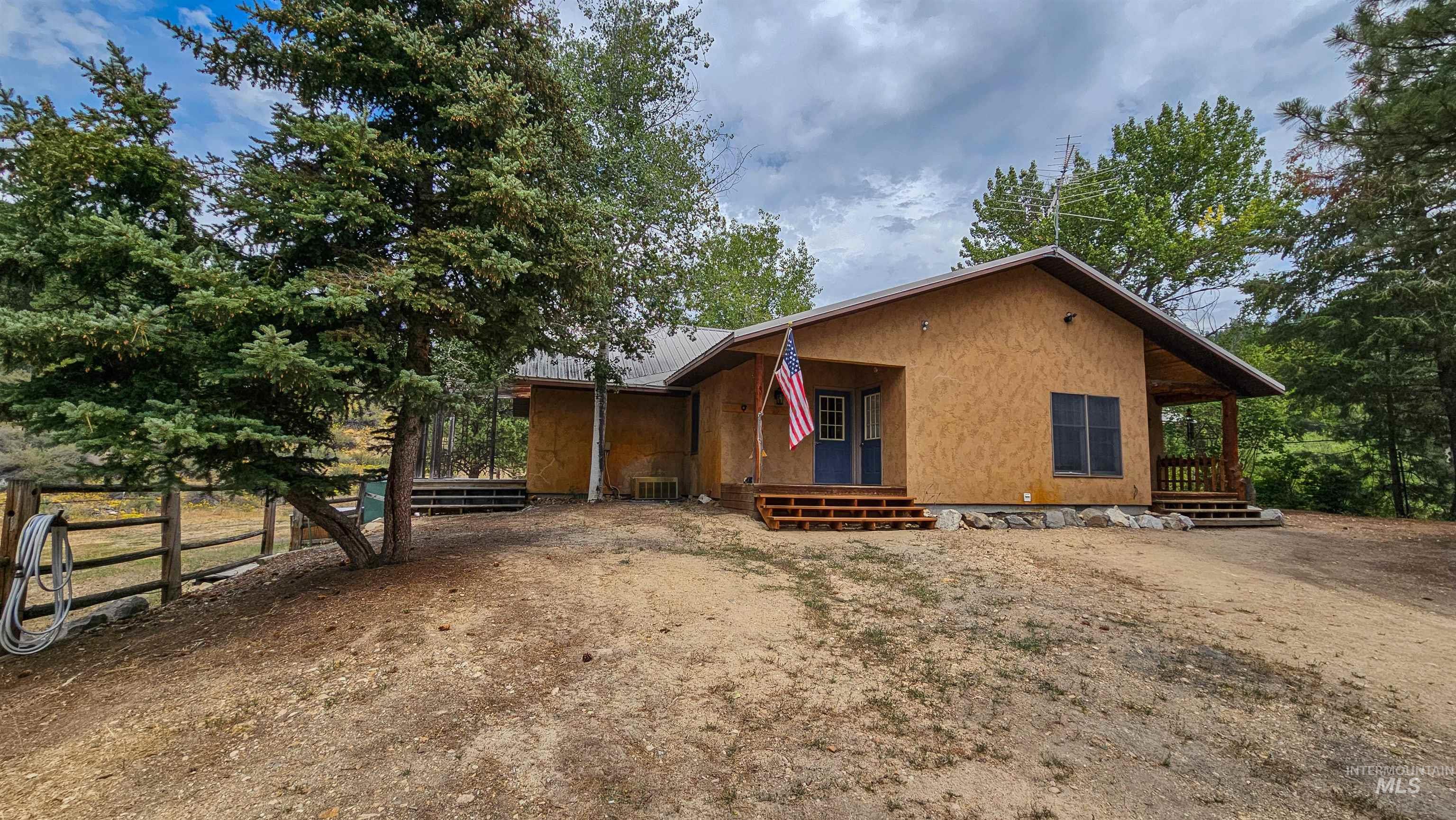 3382 Highway 21 Boise, ID 83716 - Photo 4 of 50 View of front of property featuring a metal roof and stucco siding