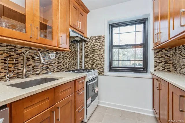 $455,000 | 25 Manchester Road, Unit B23, Eastchester, NY 10709