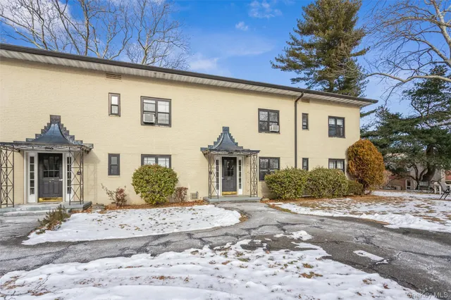 $455,000 | 25 Manchester Road, Unit B23, Eastchester, NY 10709