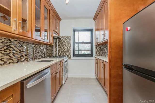 $455,000 | 25 Manchester Road, Unit B23, Eastchester, NY 10709