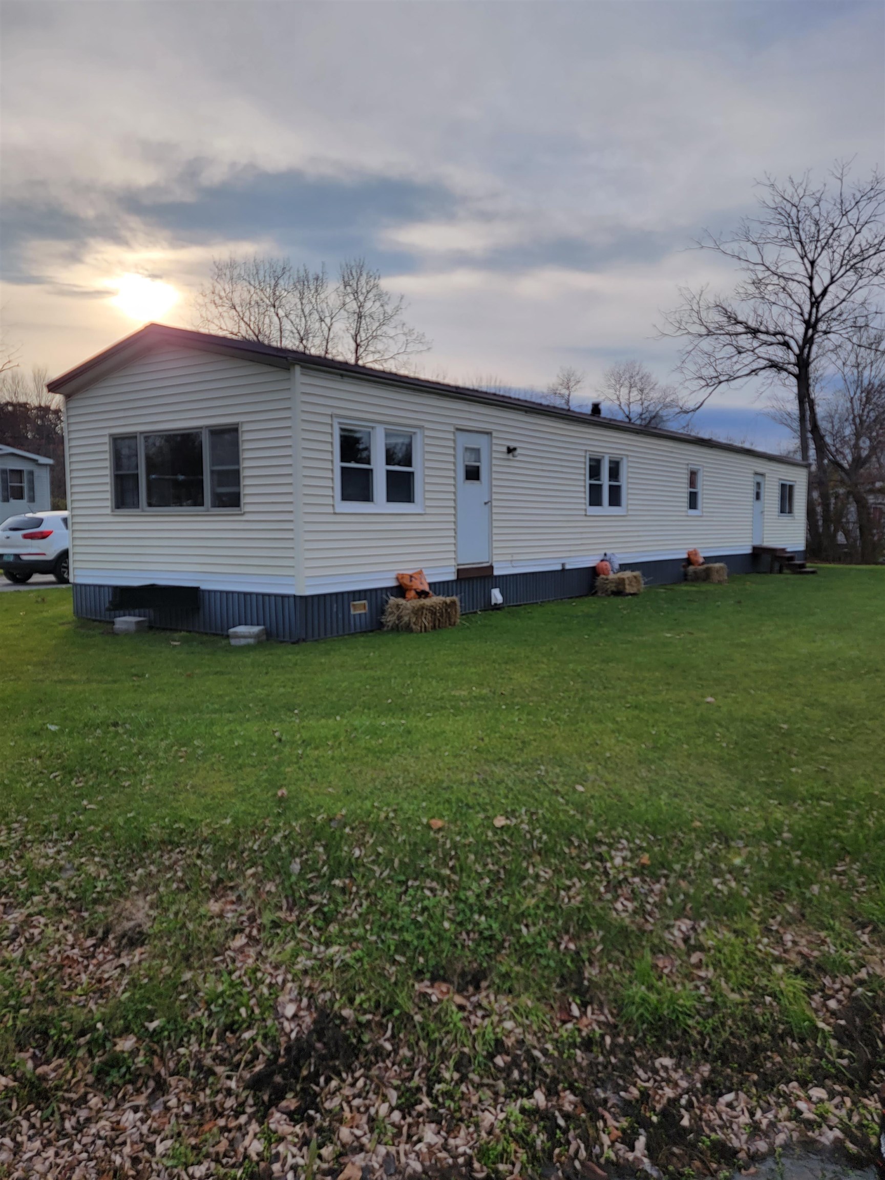 9 Mountain View Road Bennington, VT 05201 - Photo 3 of 23