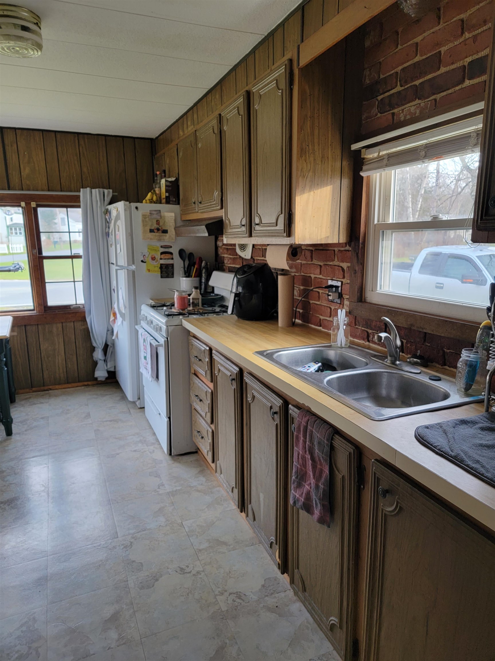 9 Mountain View Road Bennington, VT 05201 - Photo 5 of 23