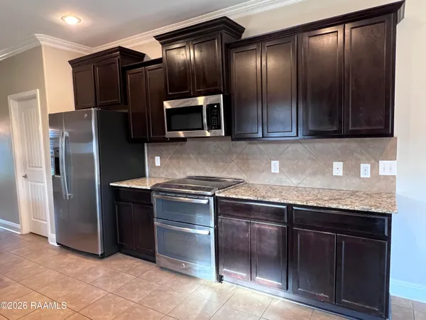 $2,450 | 100 Cautillion Drive, Youngsville, LA 70592