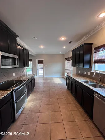 $2,450 | 100 Cautillion Drive, Youngsville, LA 70592