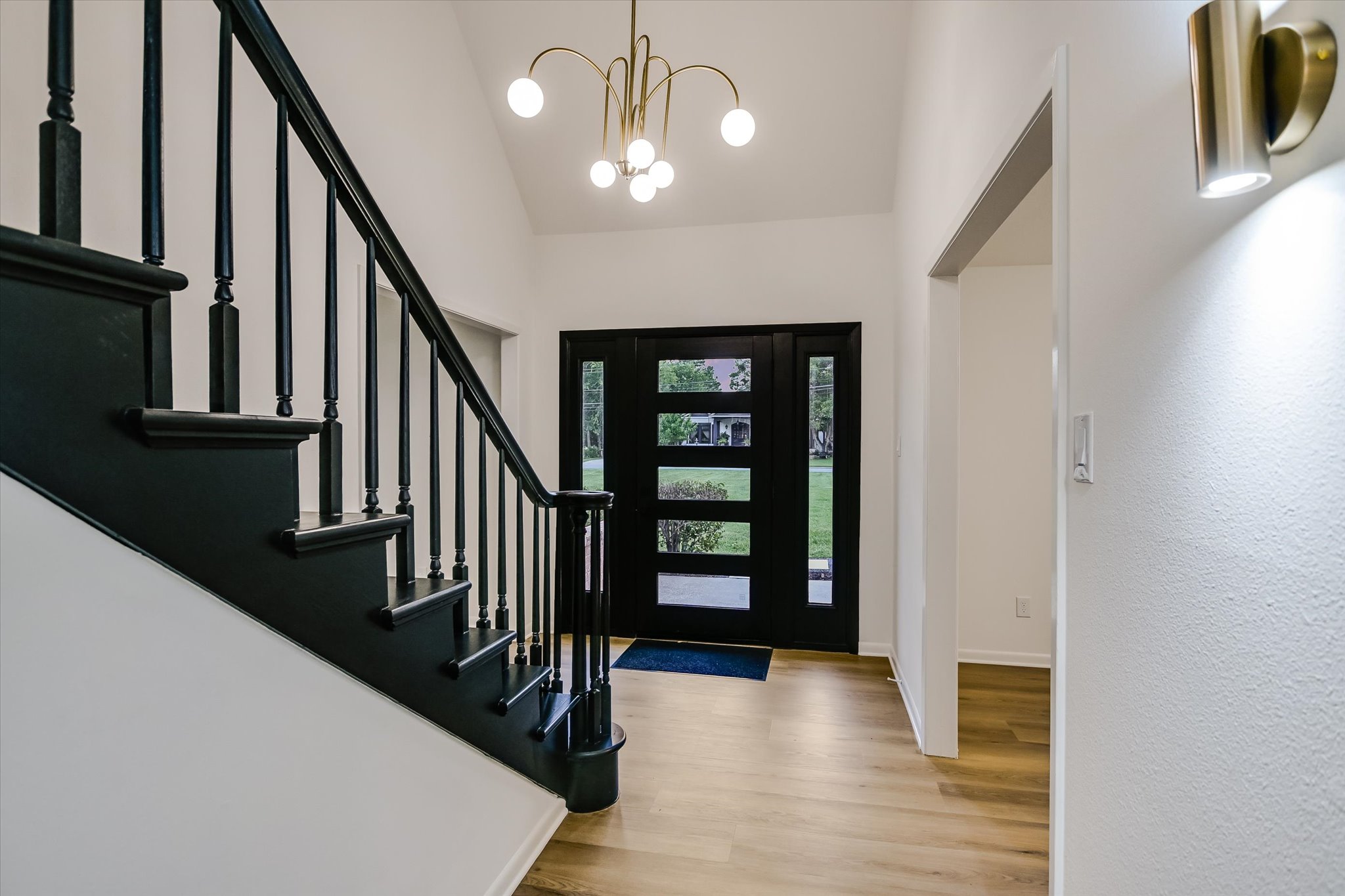 503 Elm Street Bastrop, TX 78602 - Photo 7 of 27 Entry Foyer