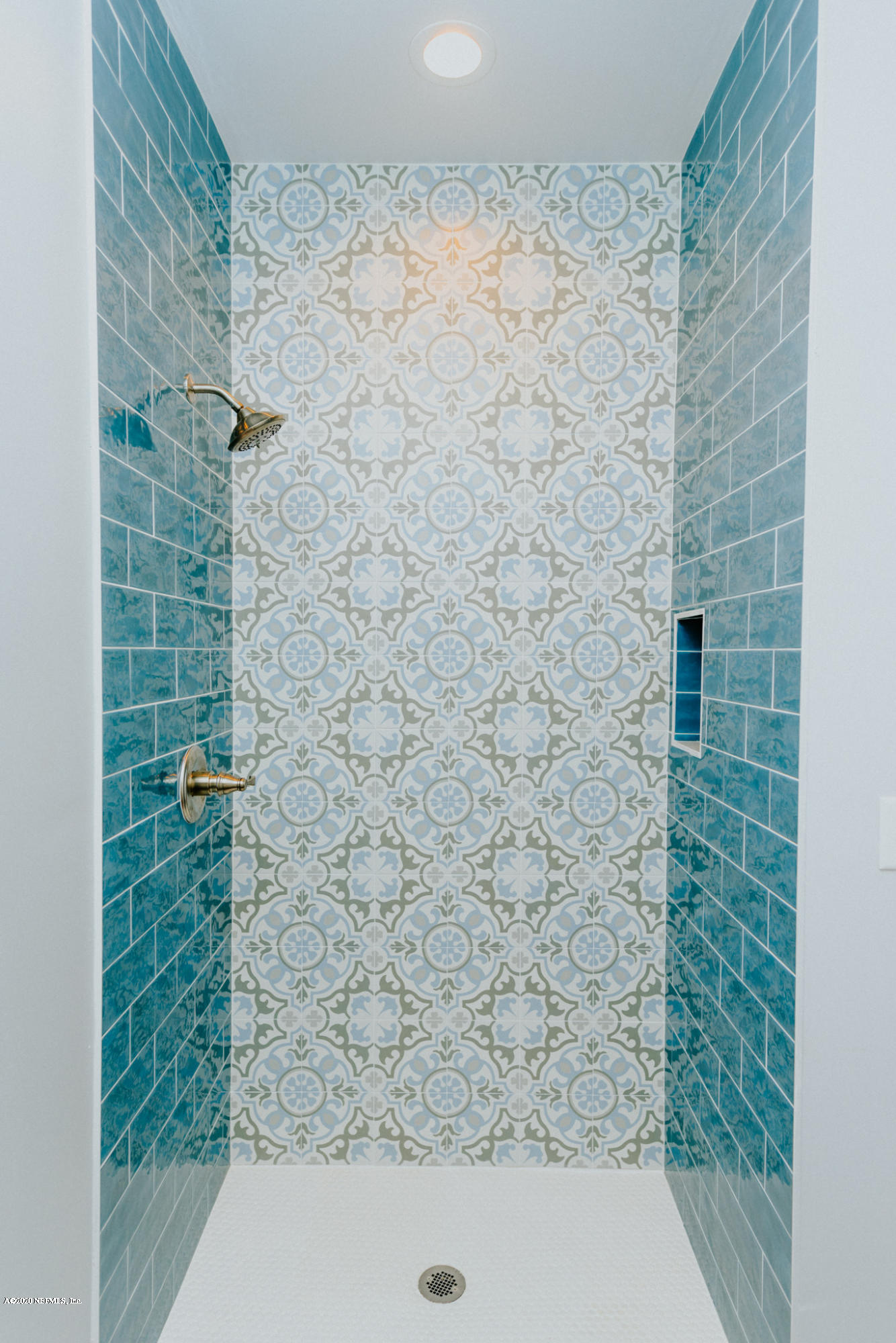 1118 Riviera Street Jacksonville, FL 32207 - Photo 18 of 24 Guest Bath