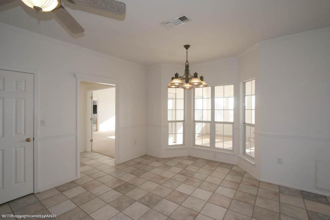 5601 Bushland Road Amarillo, TX 79119 - Photo 5 of 17 dining area