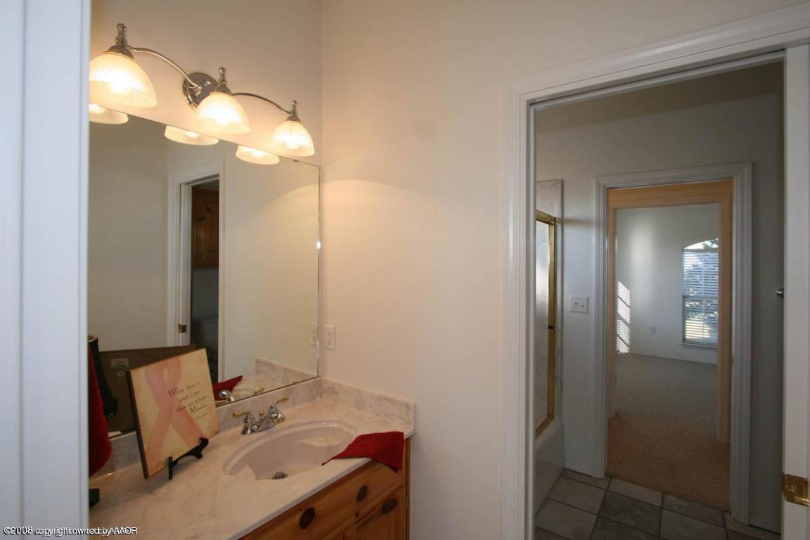 5601 Bushland Road Amarillo, TX 79119 - Photo 10 of 17 bath 2