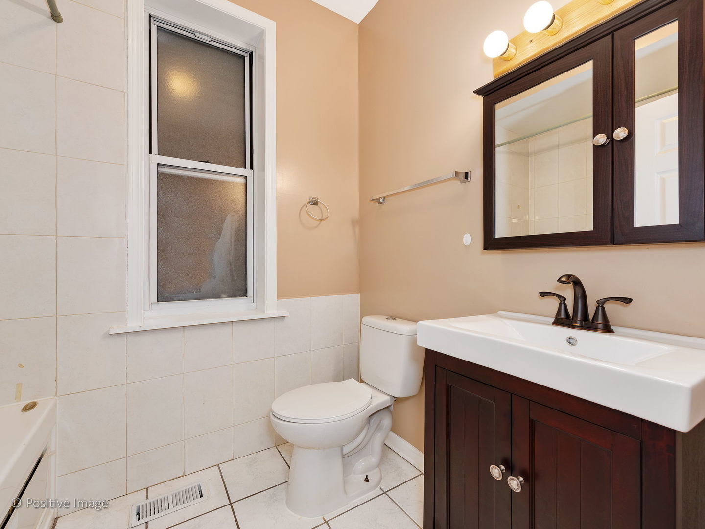 931 Brummel Street, Unit 103 Evanston, IL 60202 - Photo 6 of 22