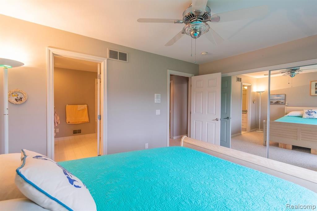 2231 Crystal Drive, Unit 25 Rochester Hills, MI 48309 - Photo 33 of 41