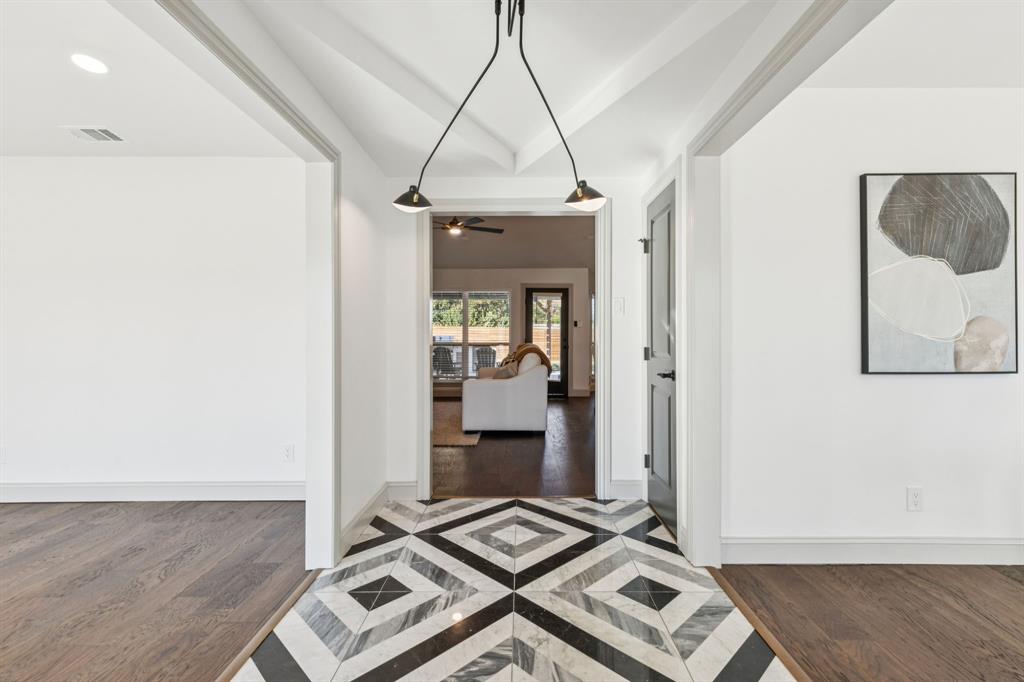 11023 Marsh Lane Dallas, TX 75229 - Photo 5 of 40