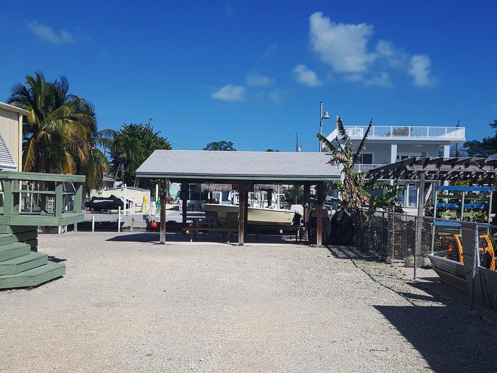 237 Upper Matecumbe Road Key Largo, FL 33037 - Photo 2 of 13 237 Upper Matecumbe Rd Key Largo - docks
