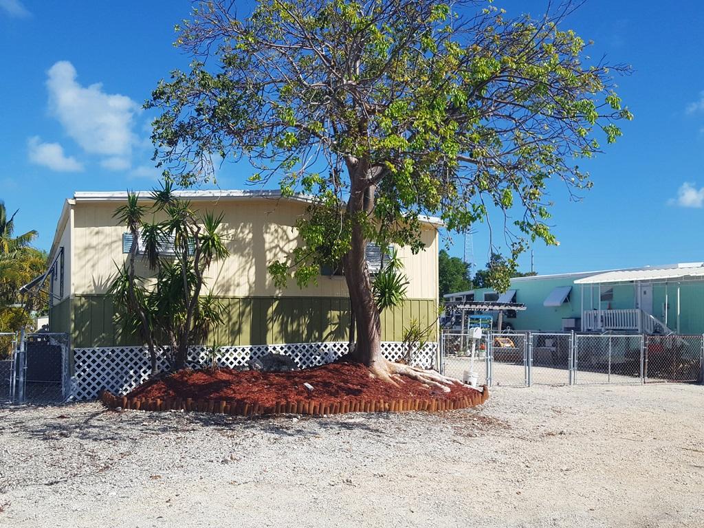 237 Upper Matecumbe Road Key Largo, FL 33037 - Photo 5 of 13 237 Upper Matecumbe Rd Key Largo - front