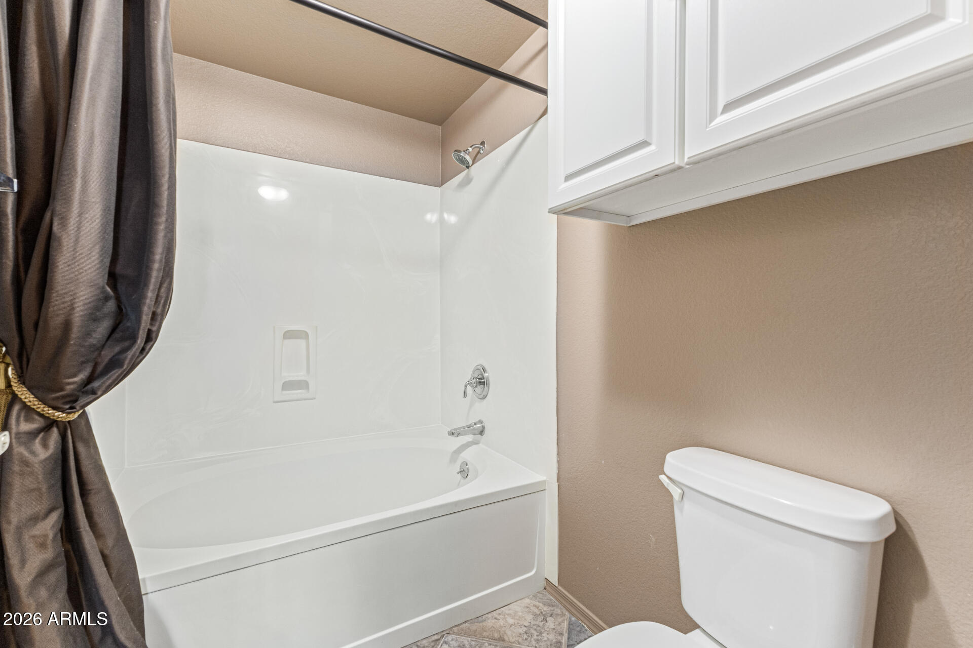 425 West Rio Salado Parkway, Unit 101 Tempe, AZ 85281 - Photo 15 of 32 a bathroom with a toilet and a bathtub