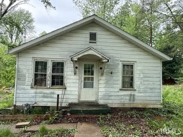 $19,900 | 1011 North 2nd Street, Winslow, IN 47598