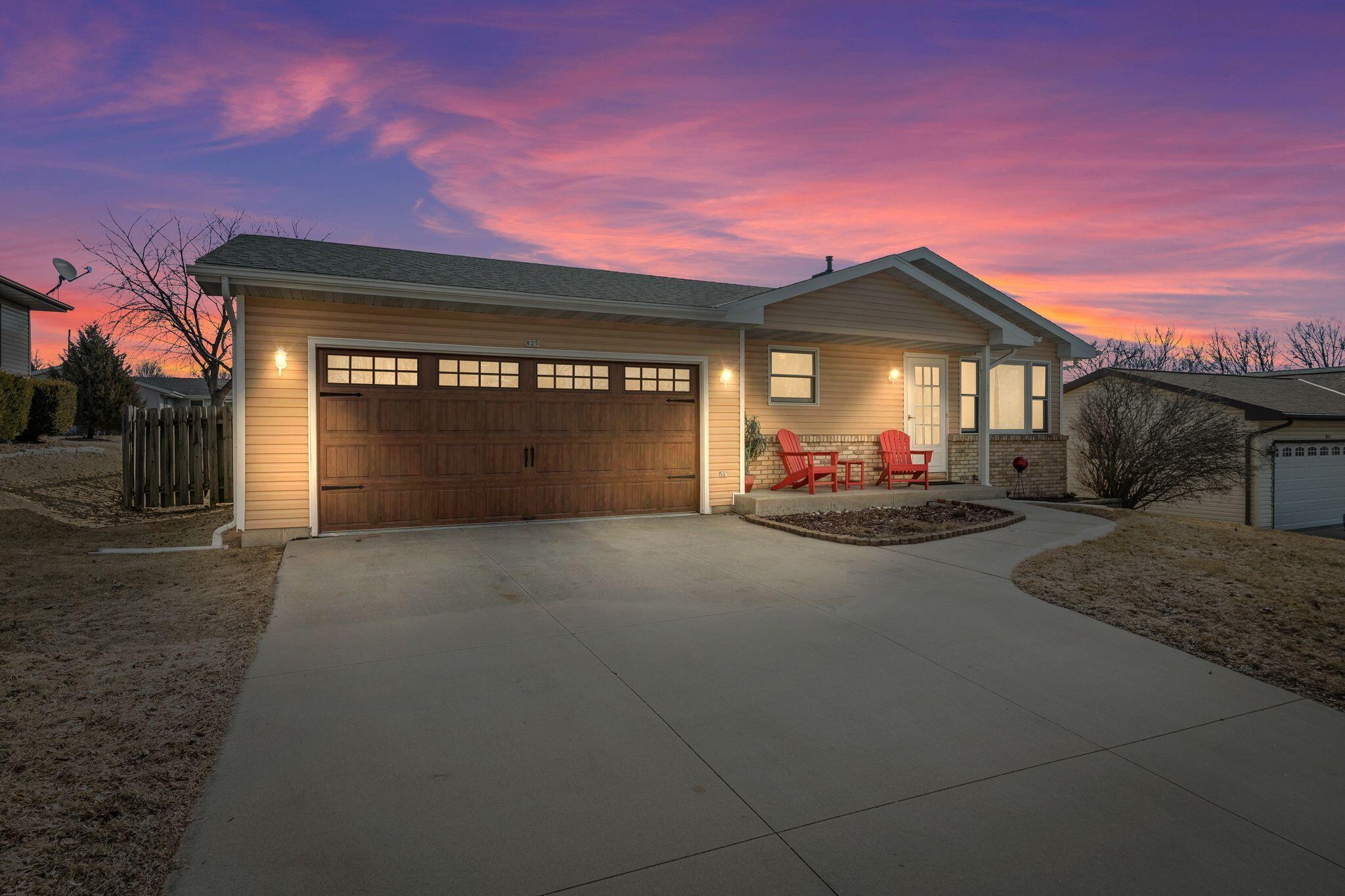 825 Shepherds Dr, West Bend - VT-1