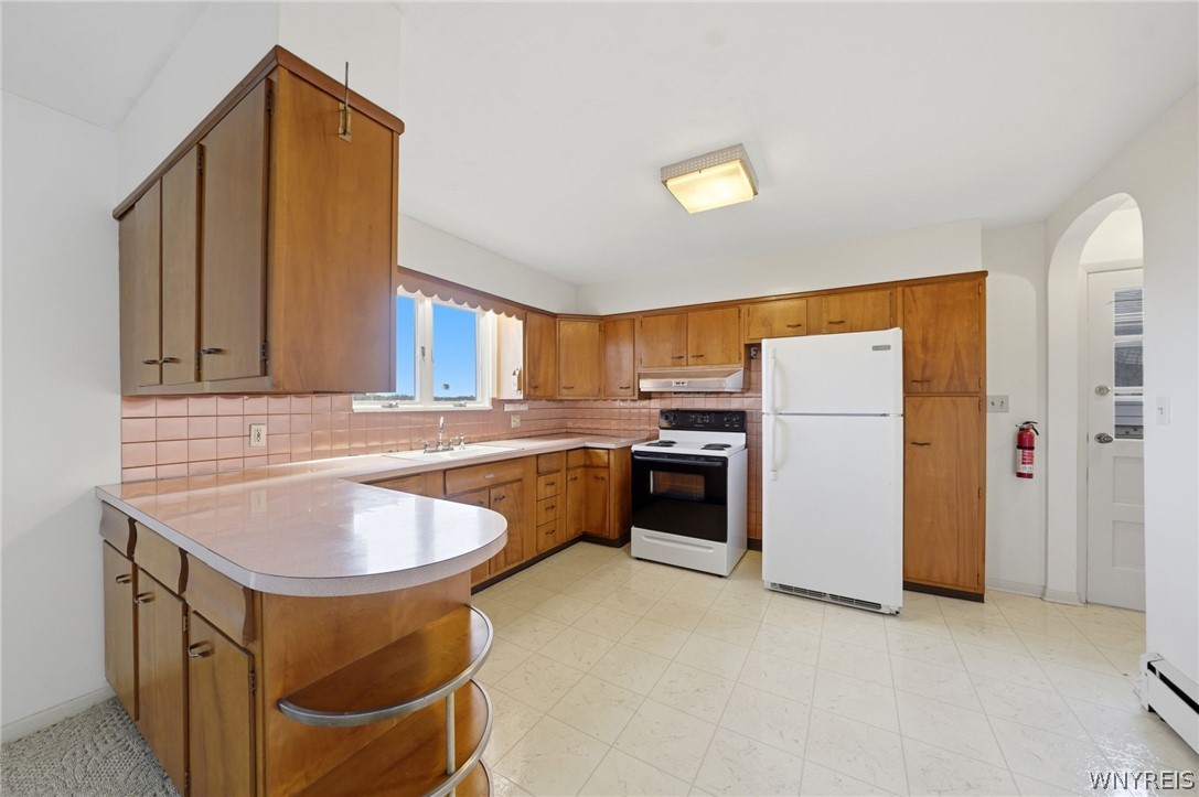2484 River Road Wheatfield, NY 14304 - Photo 9 of 45 MCM Kitchen