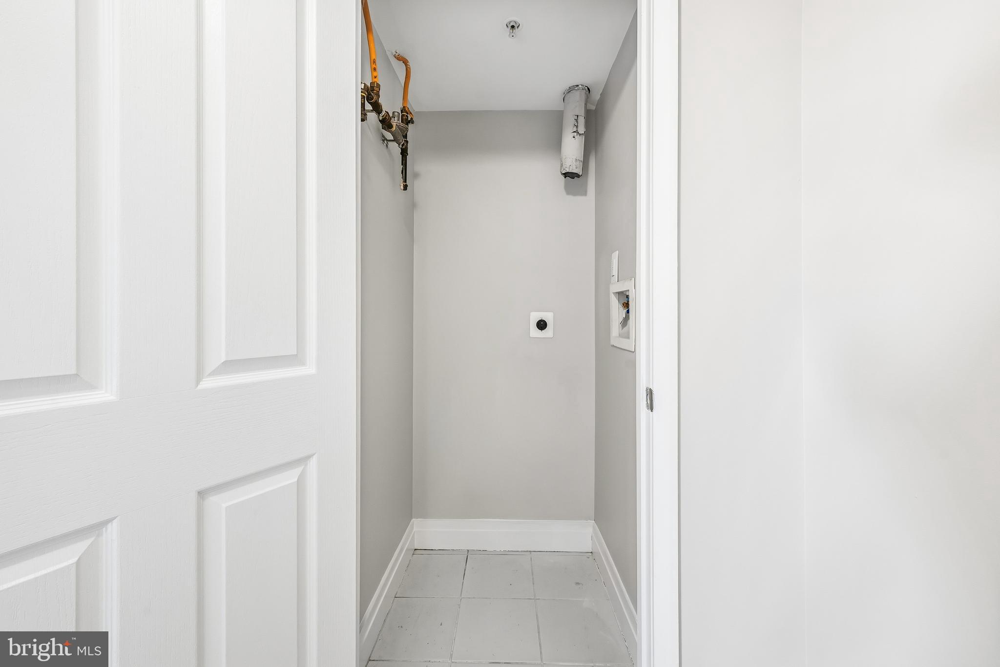 414 Water Street, Unit 1501 Baltimore, MD 21202 - Photo 21 of 35 a view of a bathroom