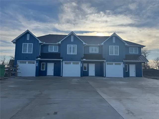 $240,000 | 352 Southeast 85th Road, Unit B, Warrensburg, MO 64093