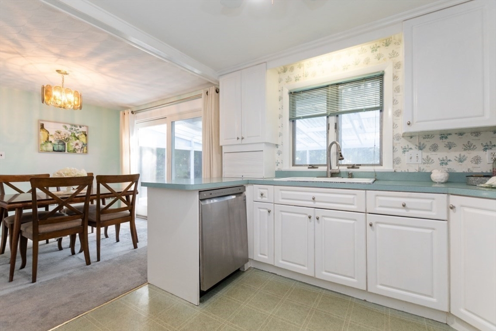 12 Pleasant Street Burlington, MA 01803 - Photo 14 of 42