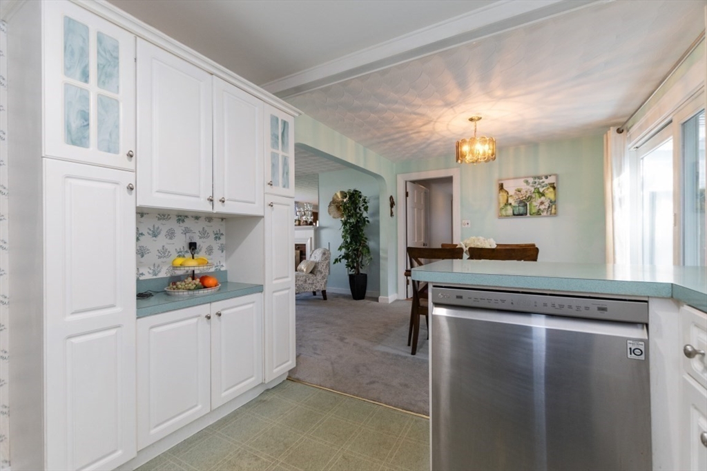 12 Pleasant Street Burlington, MA 01803 - Photo 15 of 42