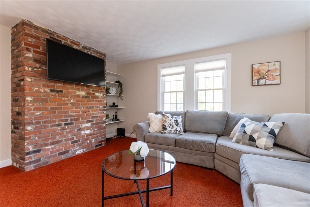 12 Pleasant Street Burlington, MA 01803 - Photo 18 of 42