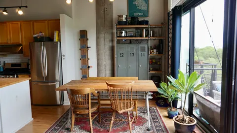 $3,500 | 1934 North Washtenaw Avenue, Unit 416, Chicago, IL 60647