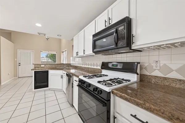 $2,450 | 23035 Canal Road, Richmond, TX 77406