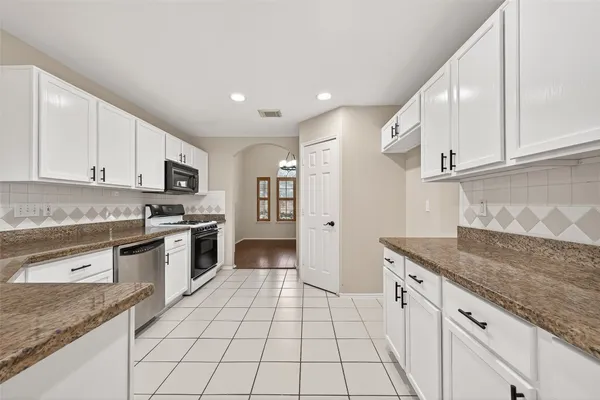 $2,450 | 23035 Canal Road, Richmond, TX 77406