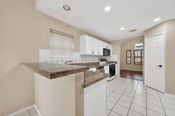 $2,450 | 23035 Canal Road, Richmond, TX 77406