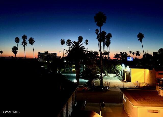 828 East Thompson Boulevard, Unit D Ventura, CA 93001 - Photo 21 of 24 a view of swimming pool and a couches in a patio