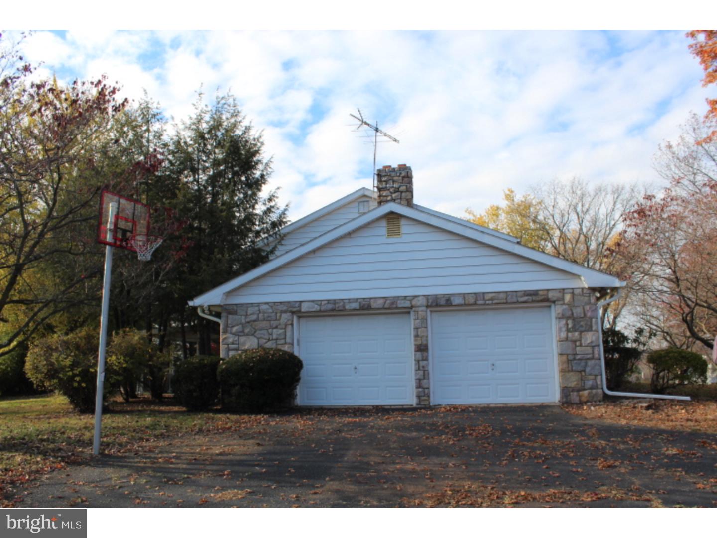 982 Kenny Road Pottstown, PA 19464 - Photo 3 of 20 Exterior Side