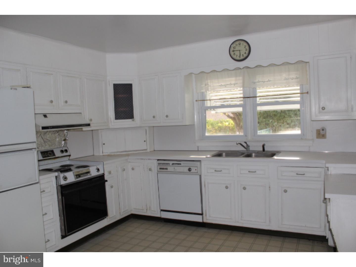 982 Kenny Road Pottstown, PA 19464 - Photo 8 of 20 Kitchen