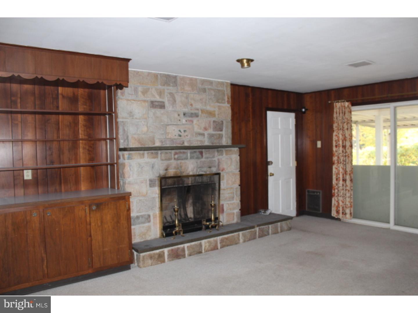 982 Kenny Road Pottstown, PA 19464 - Photo 9 of 20 Family Room