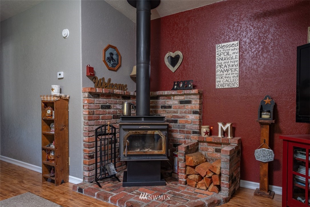 654 Mill Creek Road Raymond, WA 98577 - Photo 6 of 25 Gallery Image 6