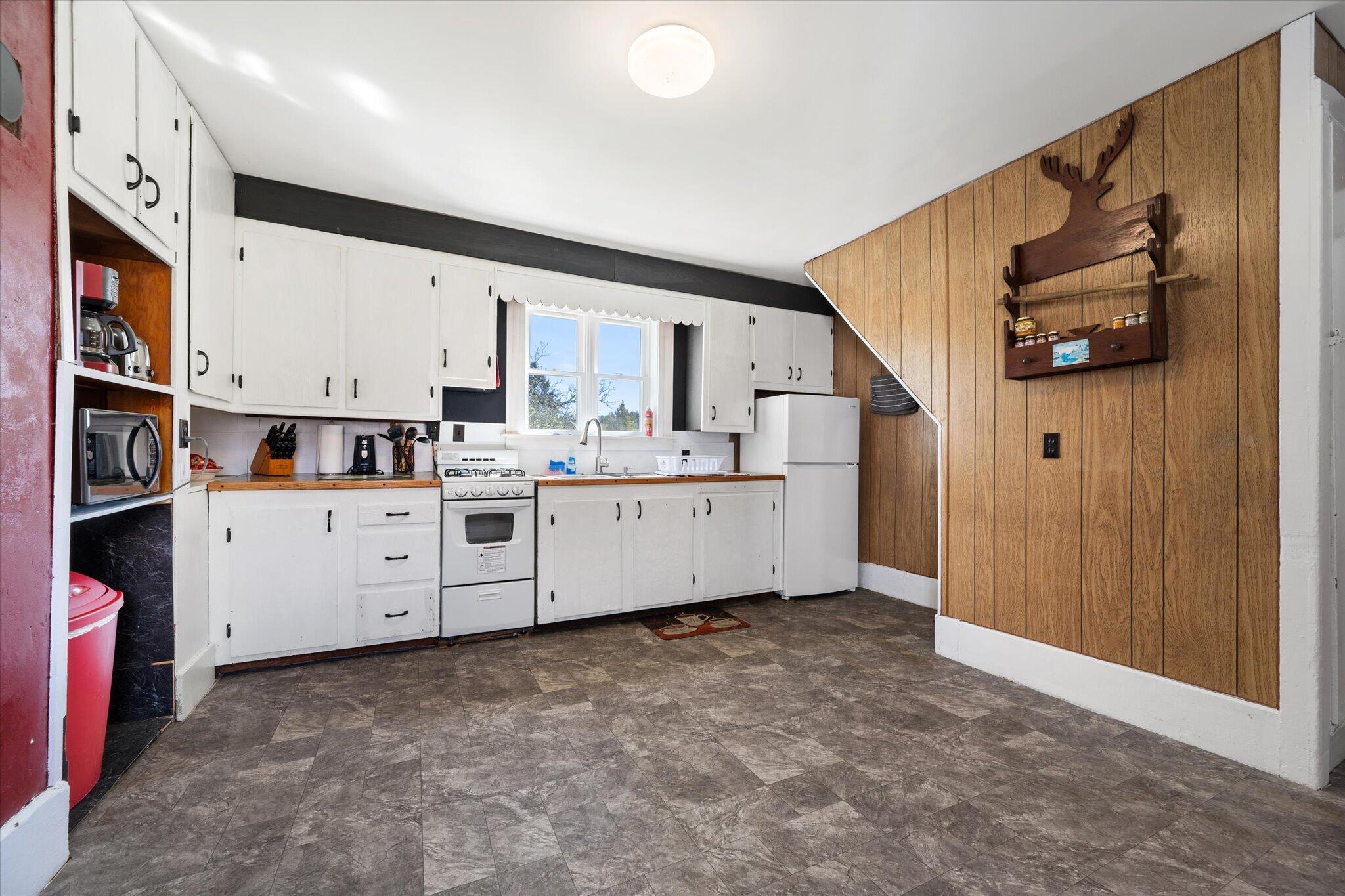 372 Rays Point Road Milbridge, ME 04658 - Photo 24 of 47 24-Kitchen