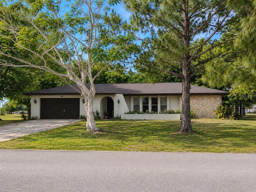 7317 Lime Tree Court Sebring, FL 33876 - Photo 1 of 18