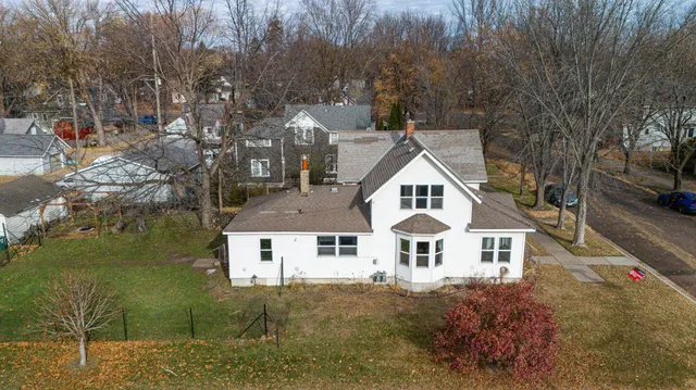 $199,900 | 1207 Desoto Avenue North, Glencoe, MN 55336