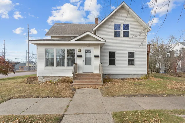 $199,900 | 1207 Desoto Avenue North, Glencoe, MN 55336