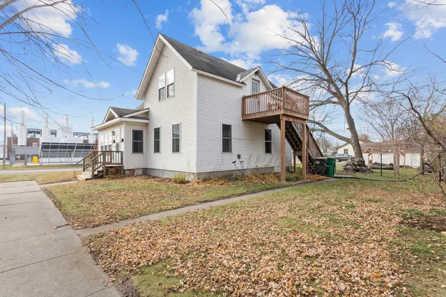 $199,900 | 1207 Desoto Avenue North, Glencoe, MN 55336