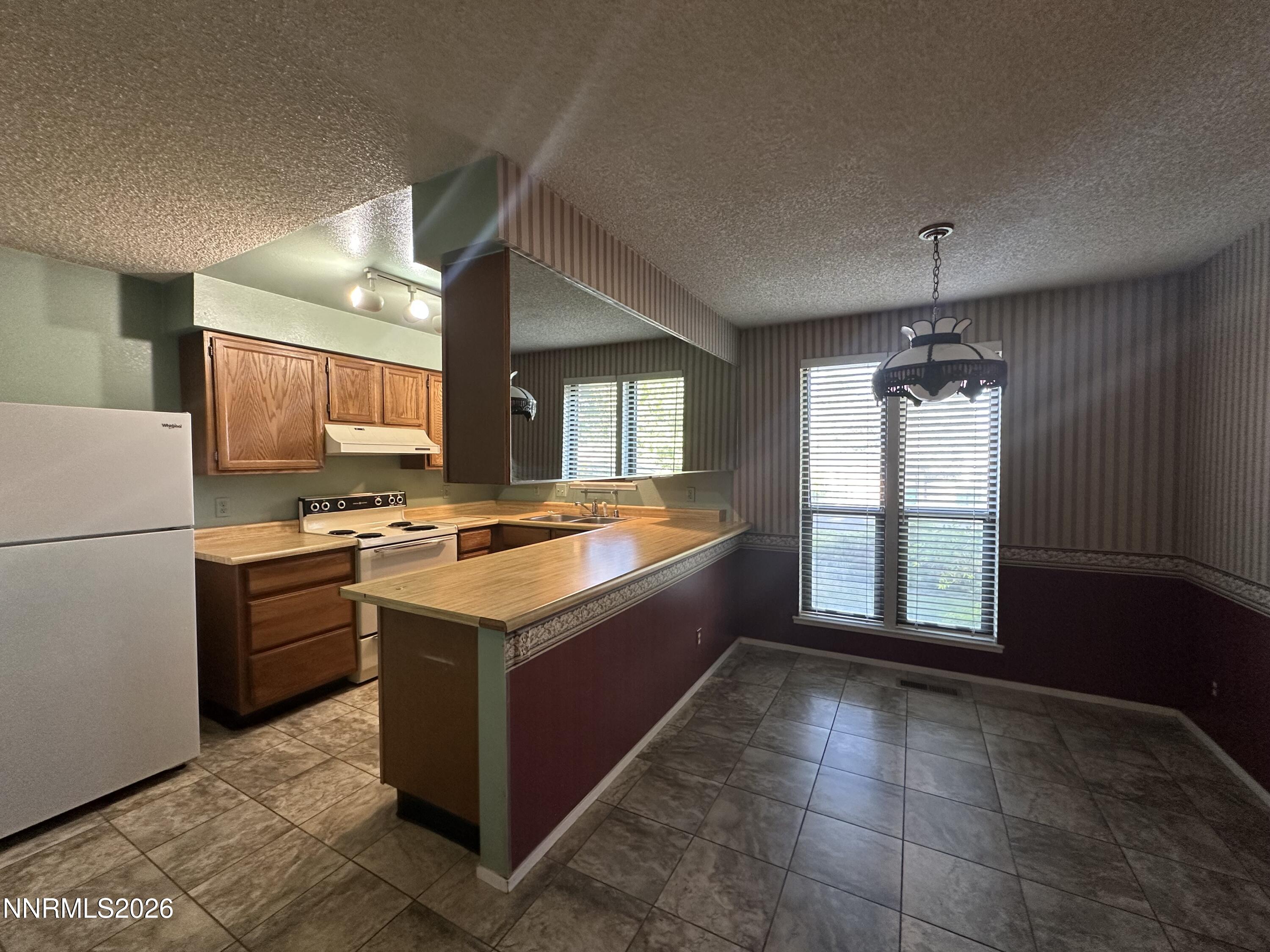 1500 Ellendale Court Reno, NV 89503 - Photo 6 of 25 Kitchen/Dining