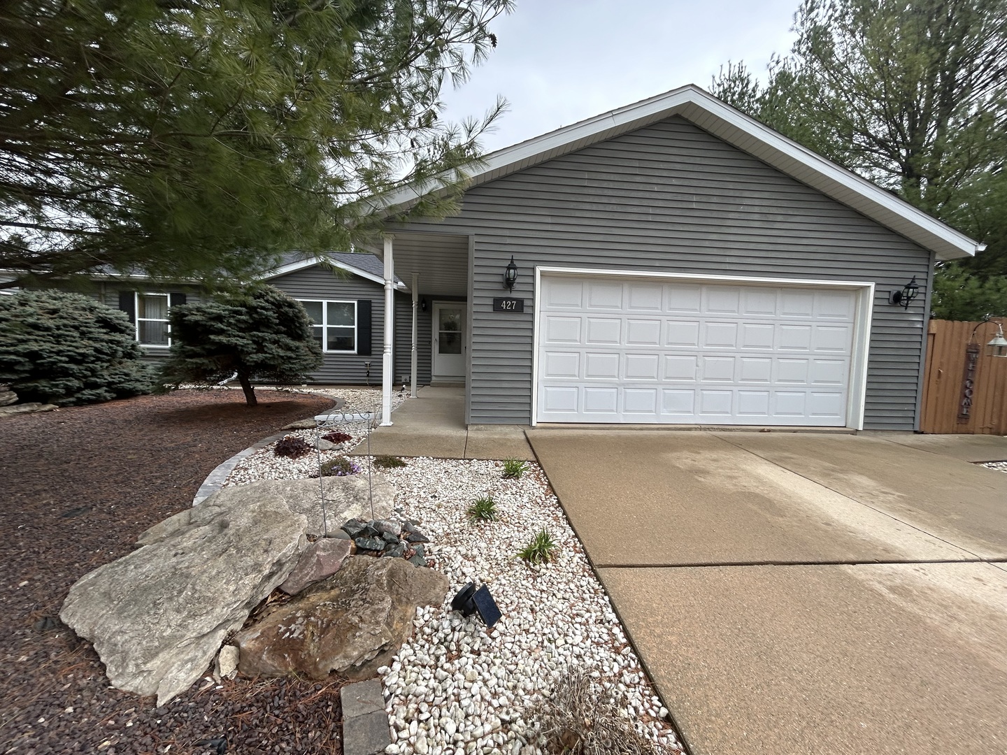 427 South Taylor Street Spring Valley, IL 61362 - Photo 1 of 25