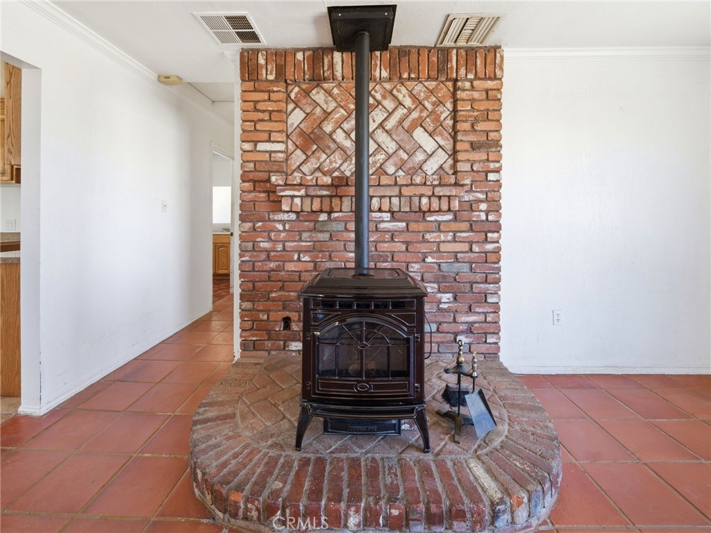 29935 Maypath Road Juniper Hills, CA 93543 - Photo 18 of 65
