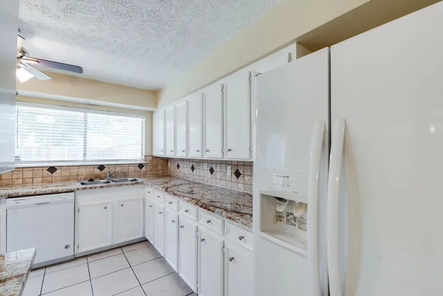 $1,900 | 5046 Spring Forest Drive, Houston, TX 77091