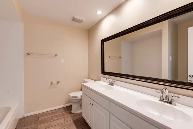 $1,900 | 5046 Spring Forest Drive, Houston, TX 77091