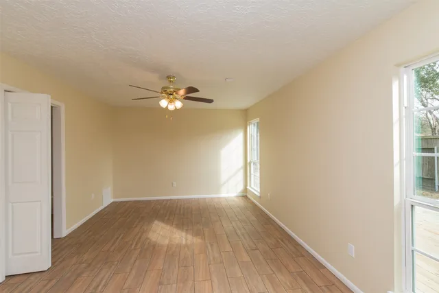 $1,900 | 5046 Spring Forest Drive, Houston, TX 77091