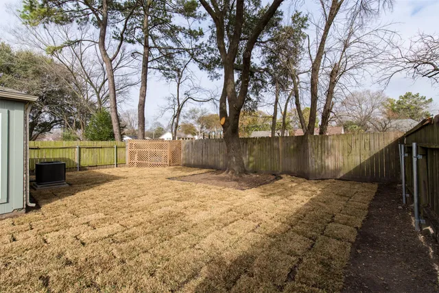 $1,900 | 5046 Spring Forest Drive, Houston, TX 77091