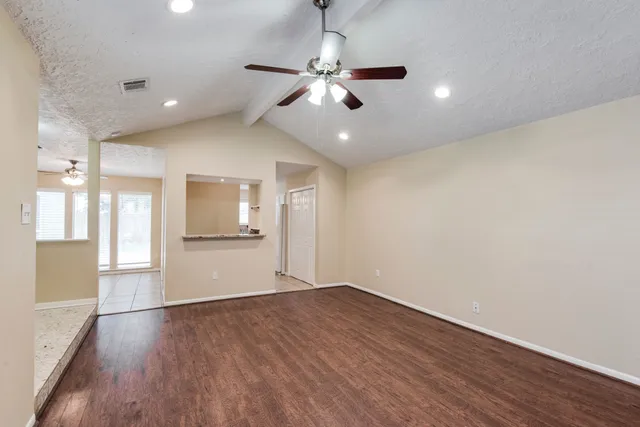 $1,900 | 5046 Spring Forest Drive, Houston, TX 77091