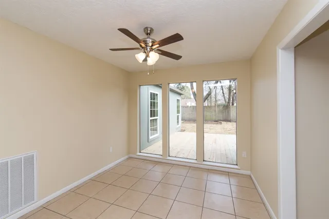 $1,900 | 5046 Spring Forest Drive, Houston, TX 77091